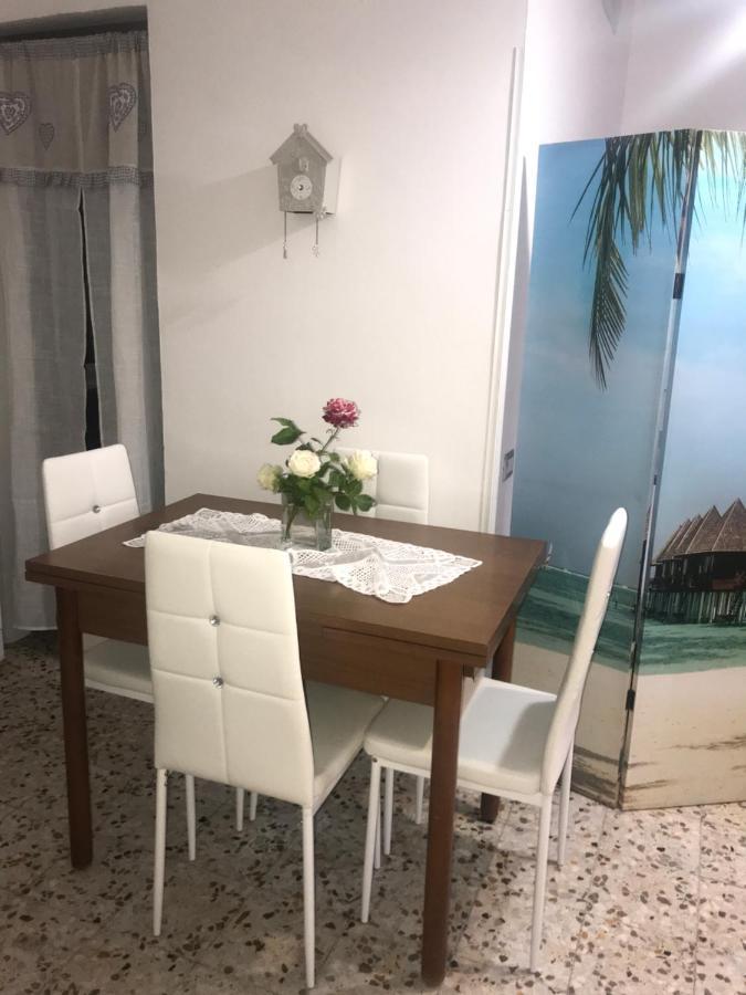 Casa Vacanze Flora ペスキチ エクステリア 写真
