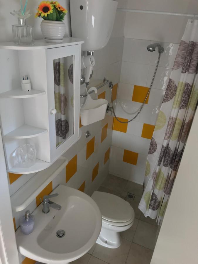 Casa Vacanze Flora ペスキチ エクステリア 写真